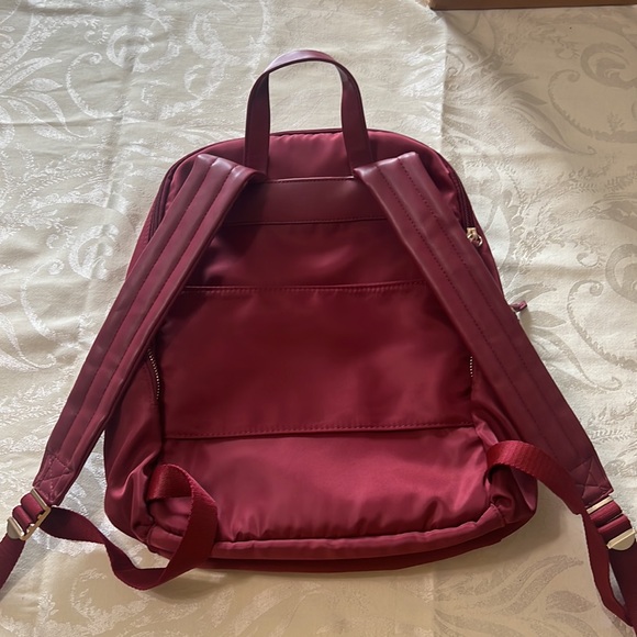 Dark red backpack with gold zippers - Picture 2 of 10